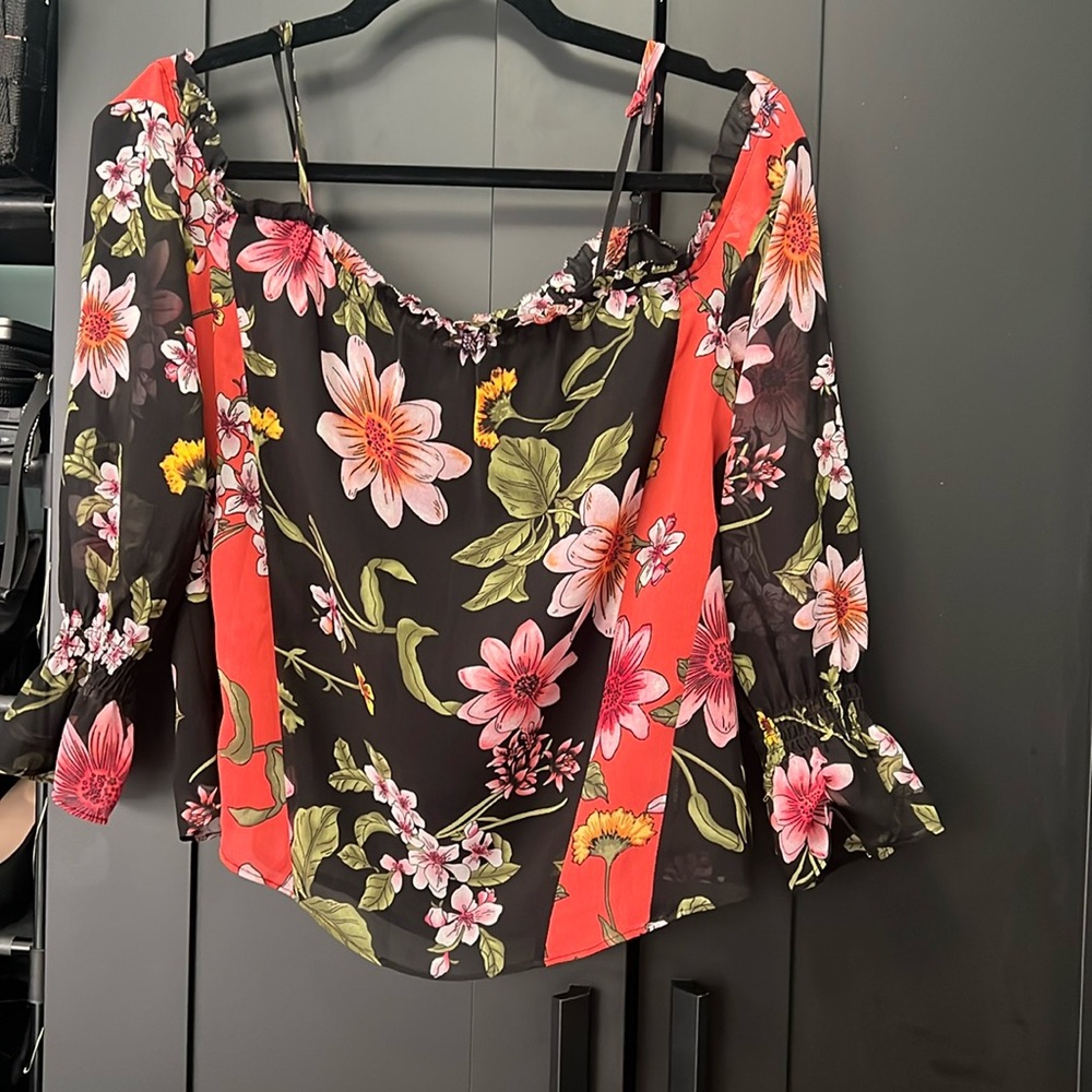 Guess off the shoulder blouse. Black/floral. Women’s Size S.